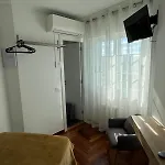 Pr Estrella Dorada Πανσιόν *