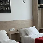 Pr Estrella Dorada Πανσιόν *